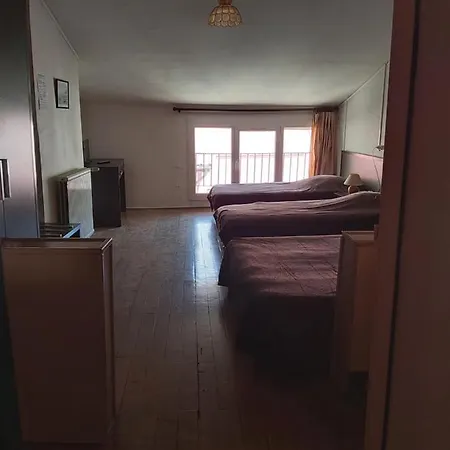 La Chaumiere 3* 塞讷