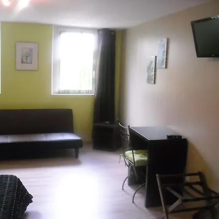 La Chaumiere Bed & Breakfast 3*