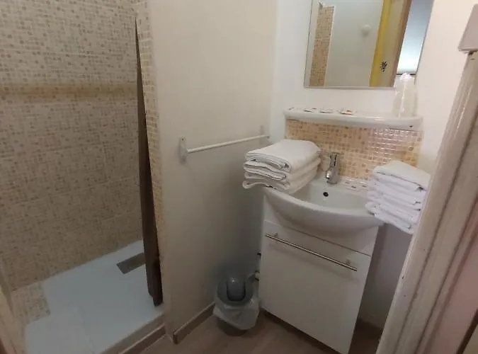 Couette-café La Chaumiere Seyne